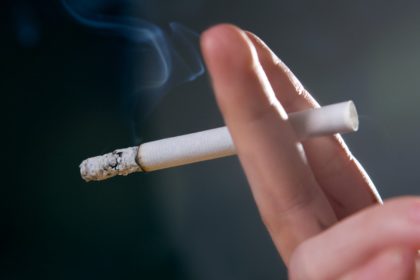 Parar de fumar com a hipnose é fácil Parar de fumar com a hipnose ficou mais fácil